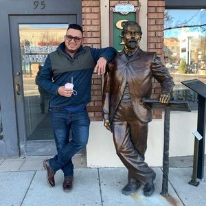 Meet your Posher, Edwardo